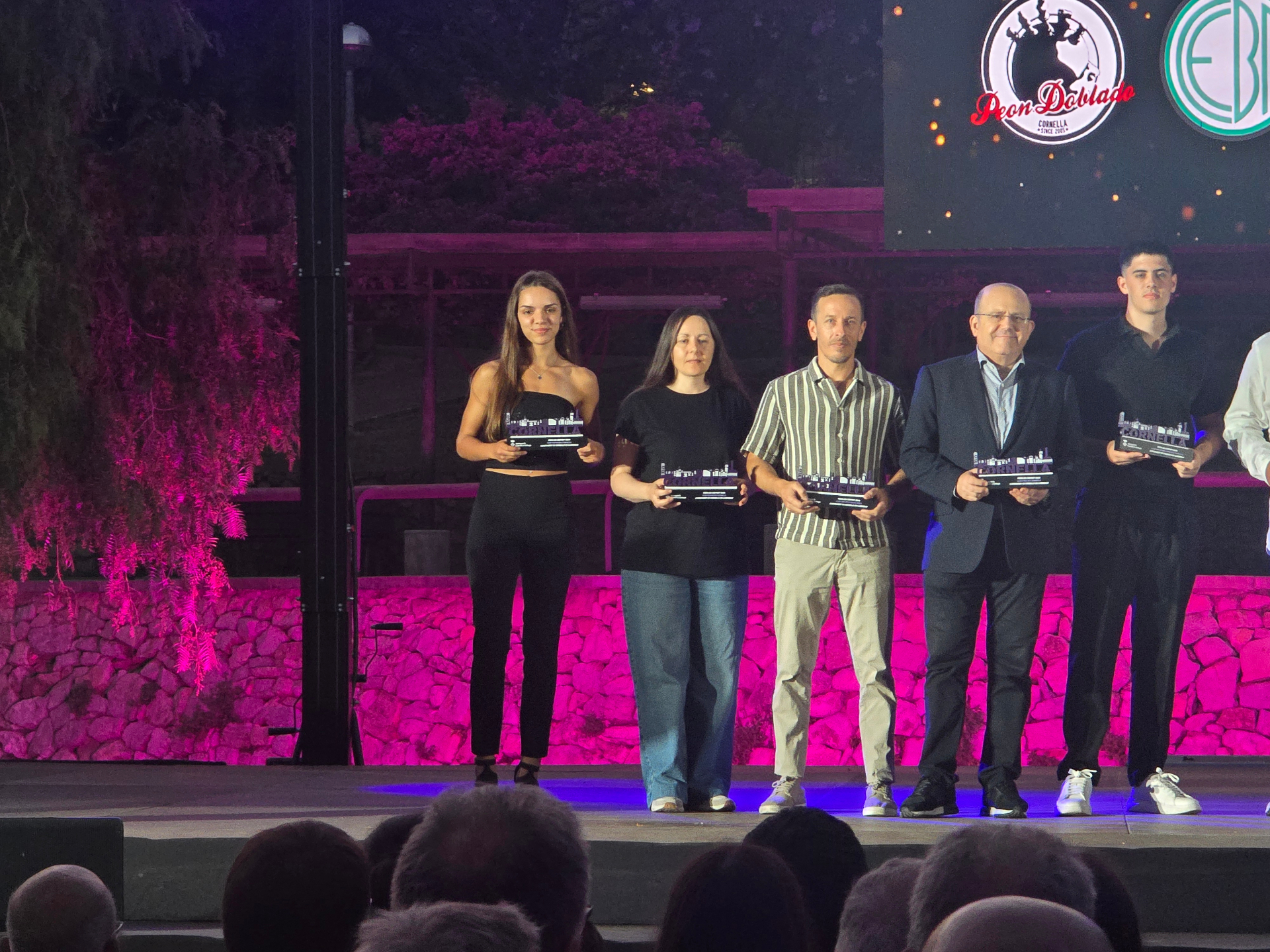 Gala de l'Esport de Cornellà · Sara Gracia recogiendo el premio en el escenario